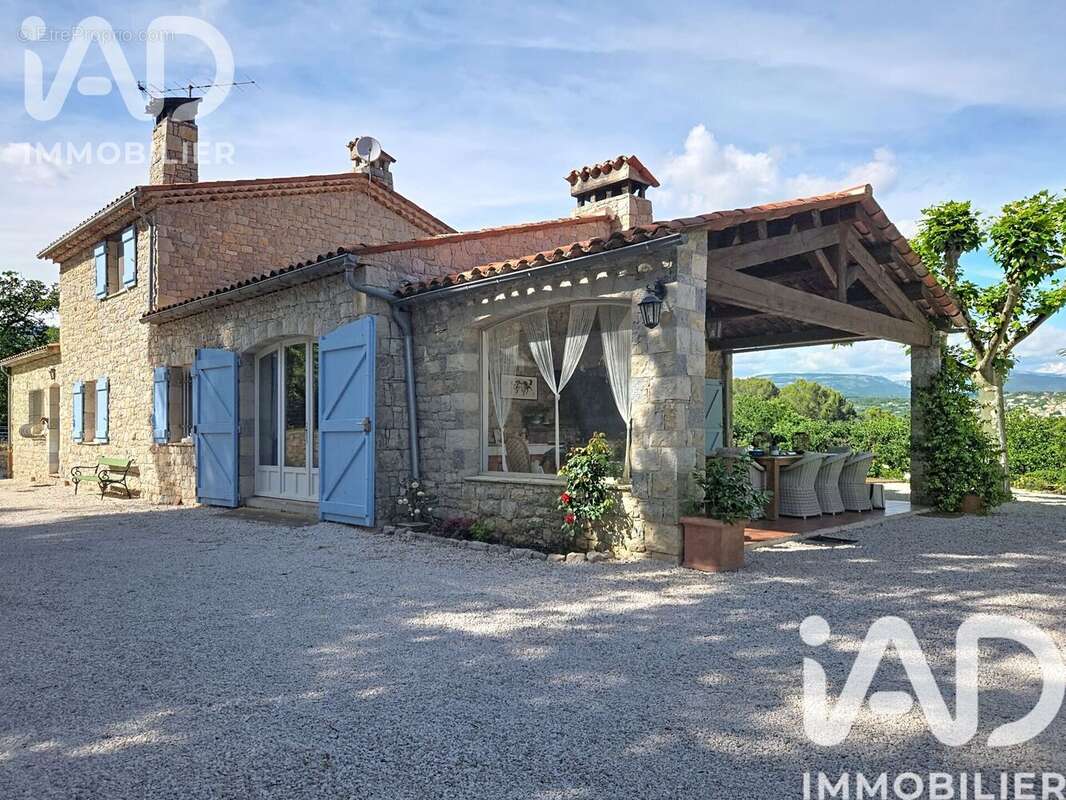 Maison 205 m² à Fayence  - photo 4