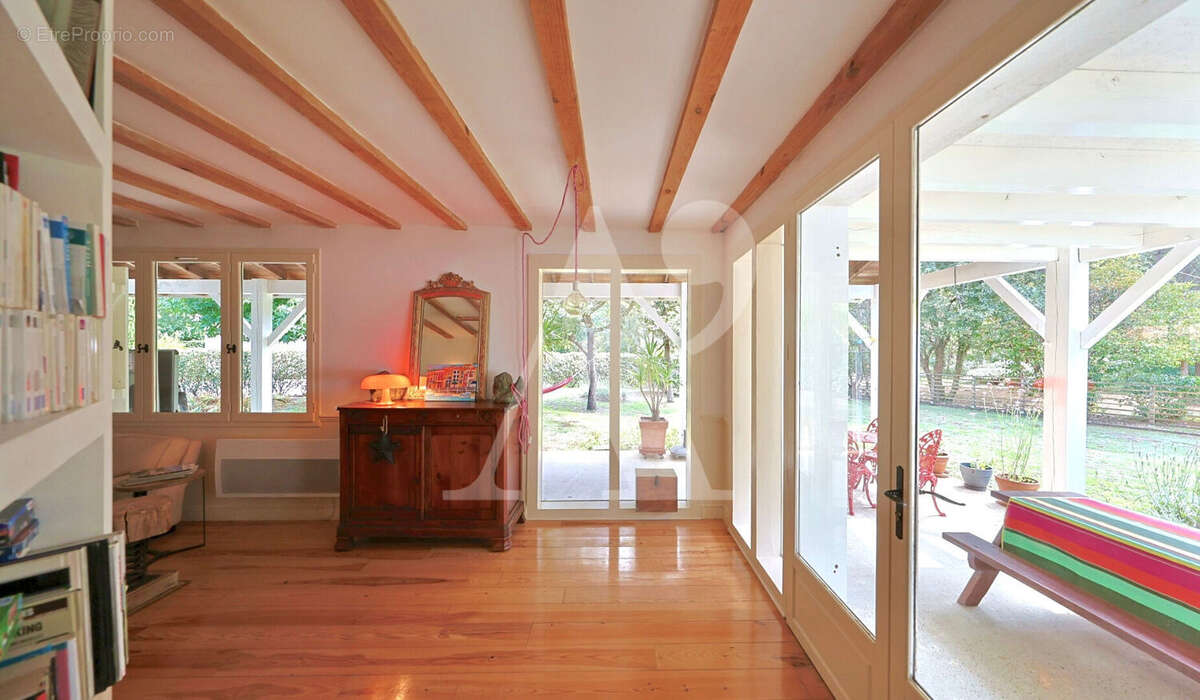 Maison à SAINT-JULIEN-EN-BORN