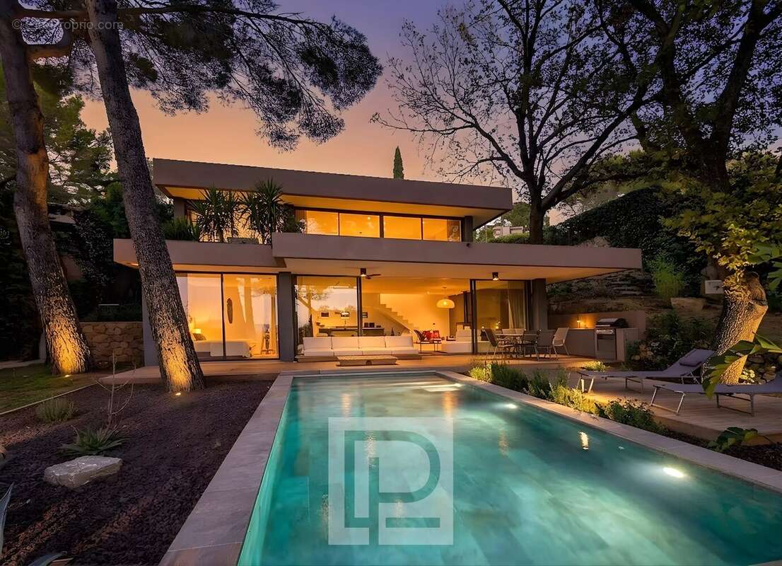Appartement à MOUGINS