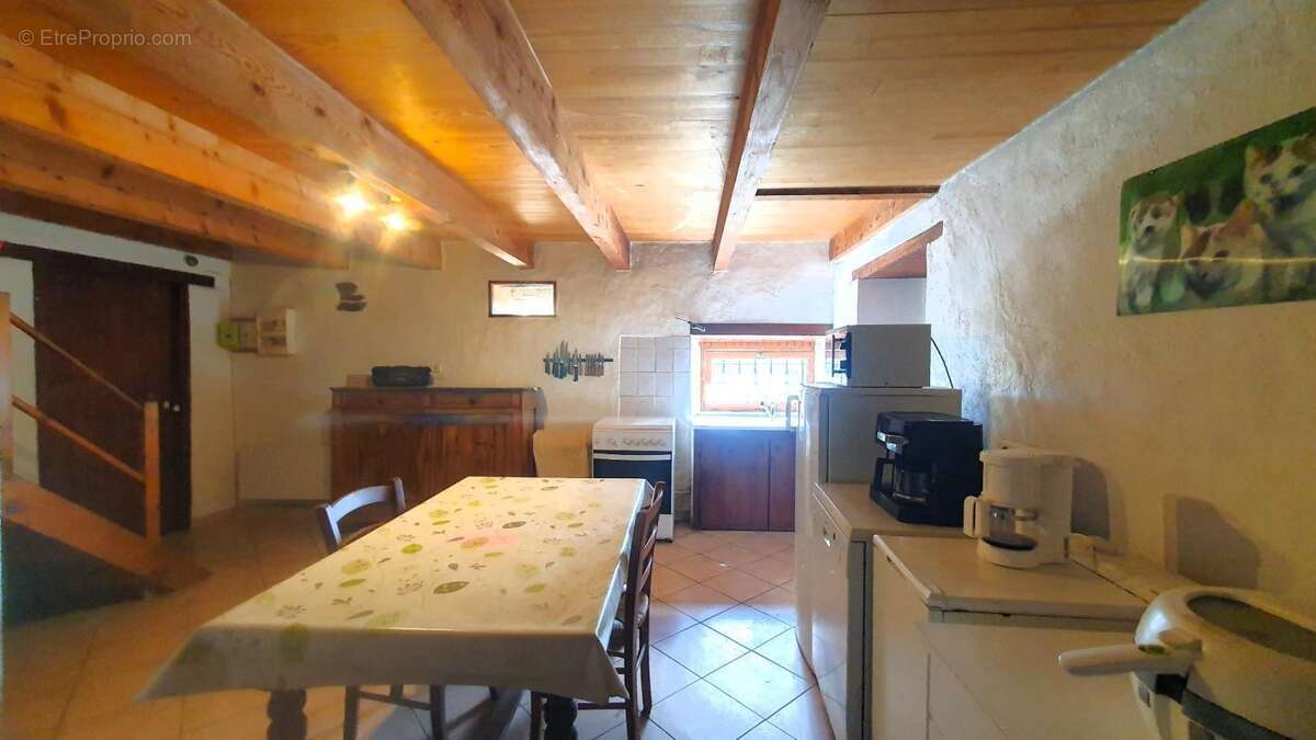 Maison à LA SALVETAT-PEYRALES