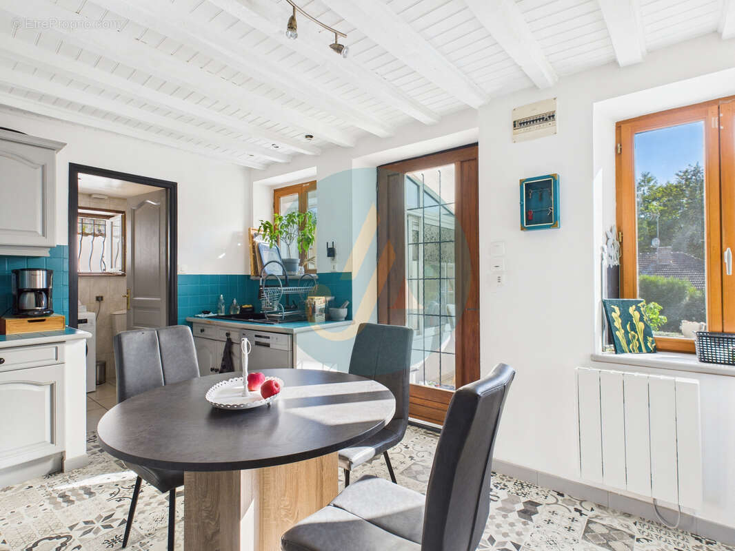 Maison à SAINT-AMAND-EN-PUISAYE