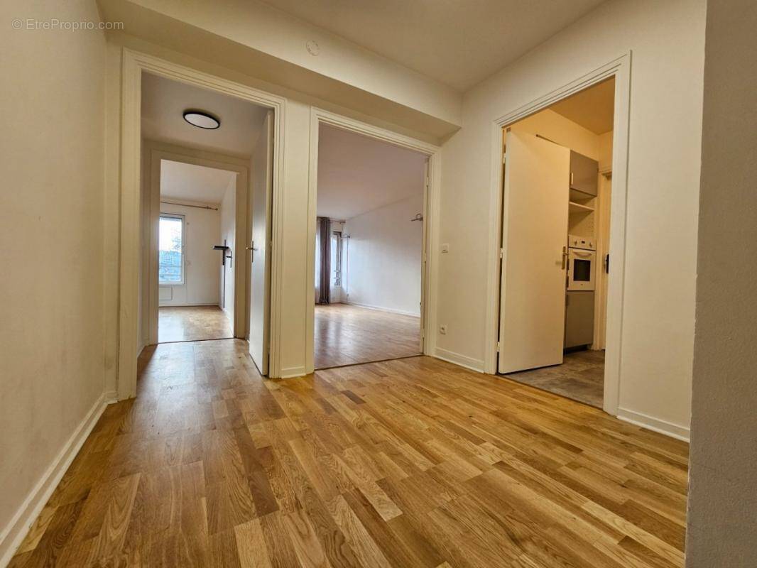 Appartement à PARIS-17E