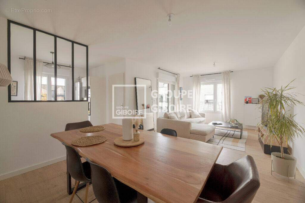 Appartement à VEZIN-LE-COQUET