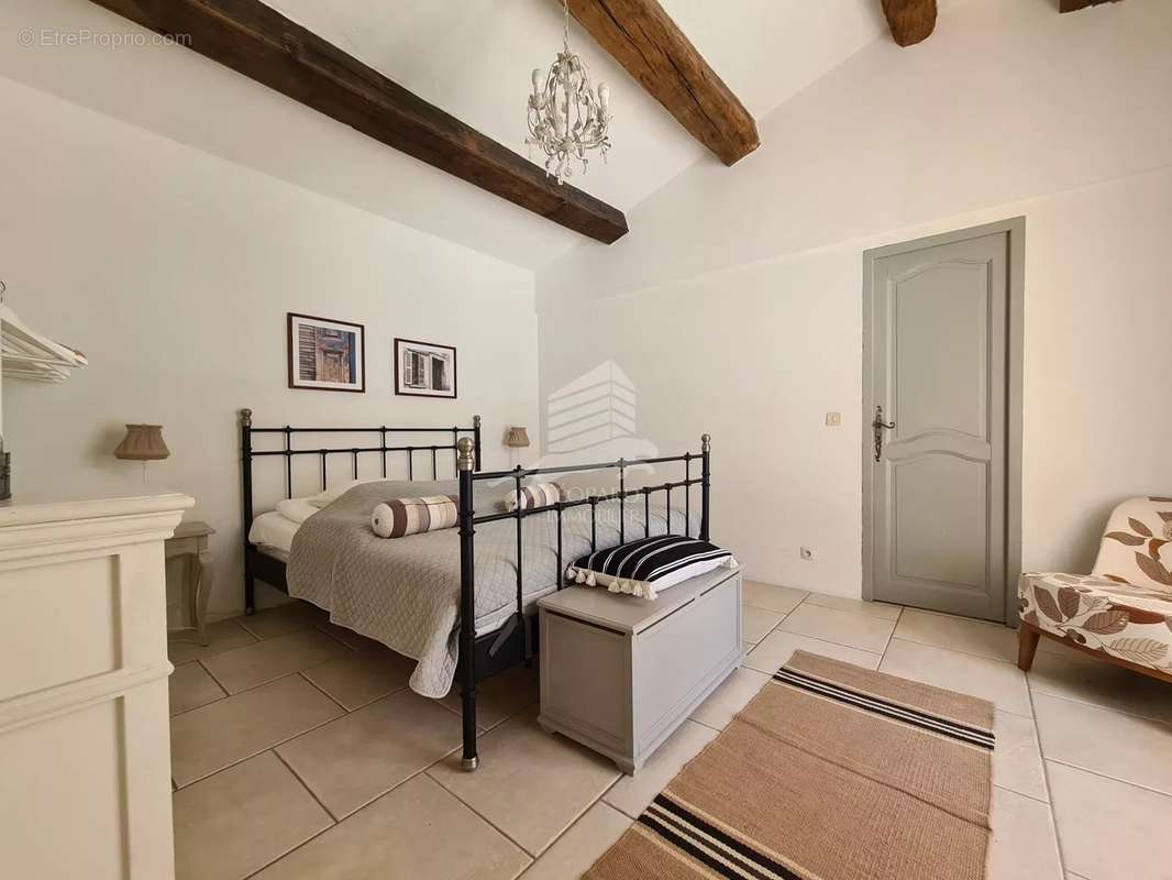 Maison à ROQUEBRUNE-SUR-ARGENS