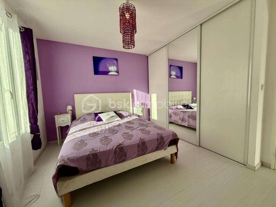 Maison à CORME-ROYAL