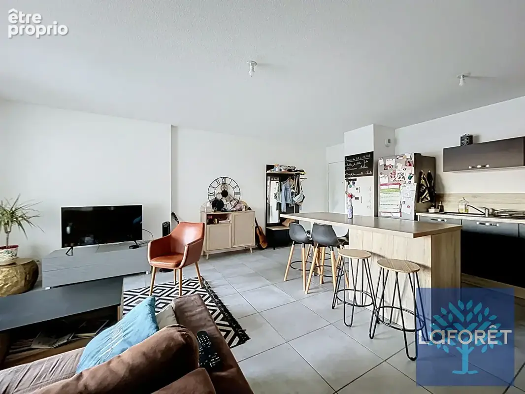 Appartement T4 76 m² + 2 places de parking + Balcon - photo 5