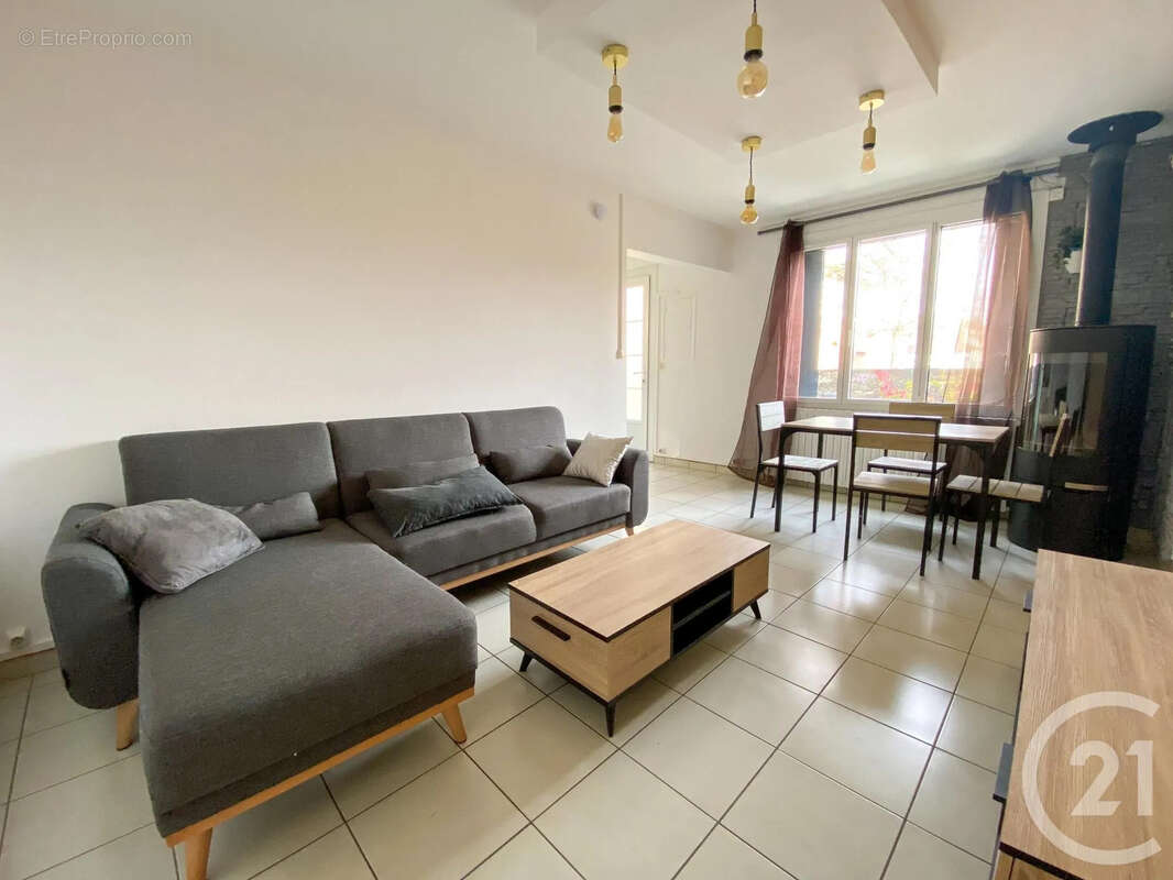Maison 64 m² à Fontenilles  - photo 4