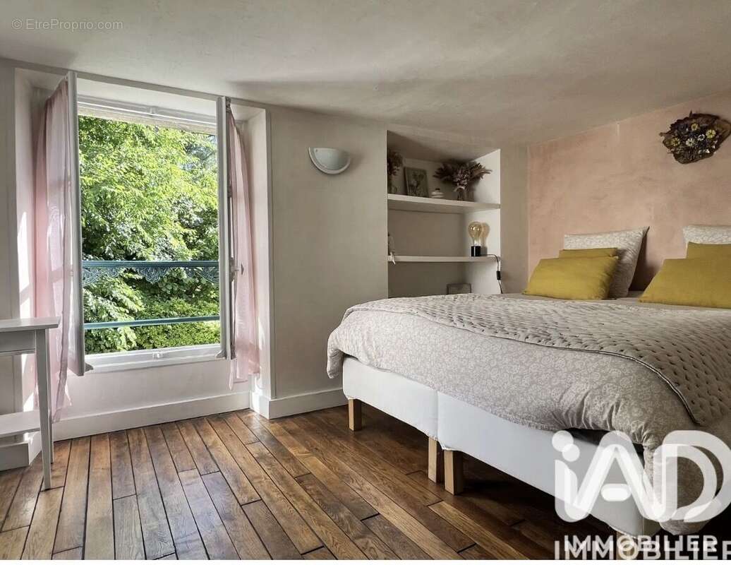 Appartement 70 m² à Versailles  - photo 2