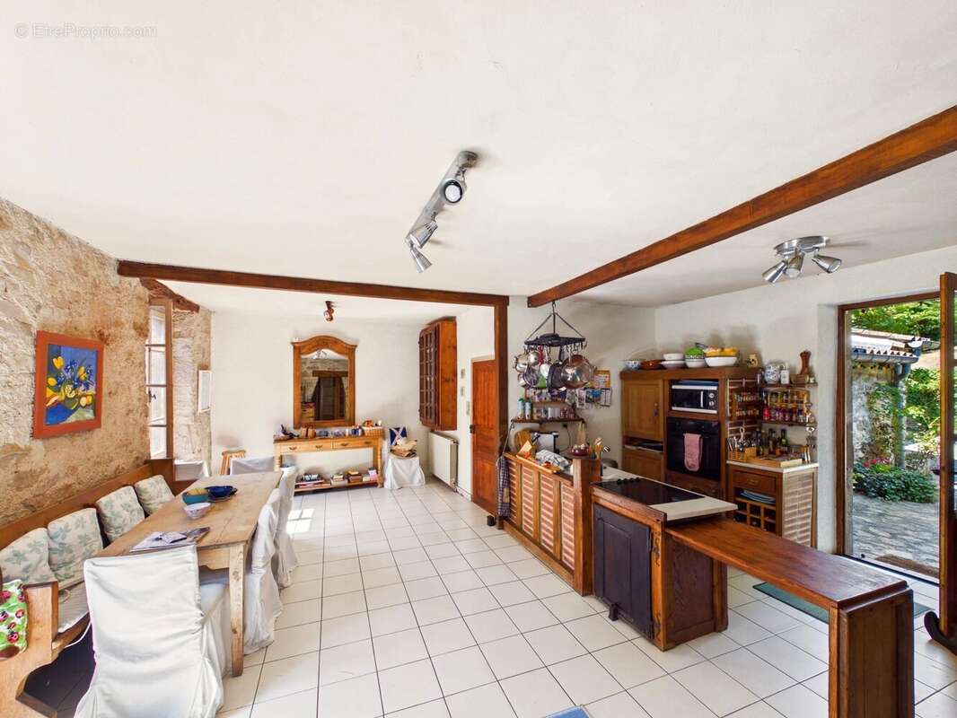Grande maison de caractère à Monestiés – 270 m², piscine, jardin et potentiel gîte/location entre Cordes et Albi - photo 4