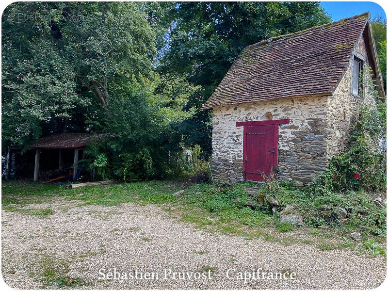 Maison à THIVIERS