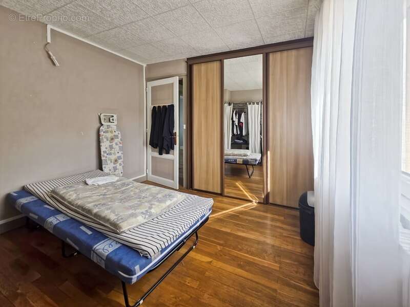 Maison indépendante 91 m² avec sous-sol complet et dépendance sur 650 m² à Montmorot (39) - photo 6