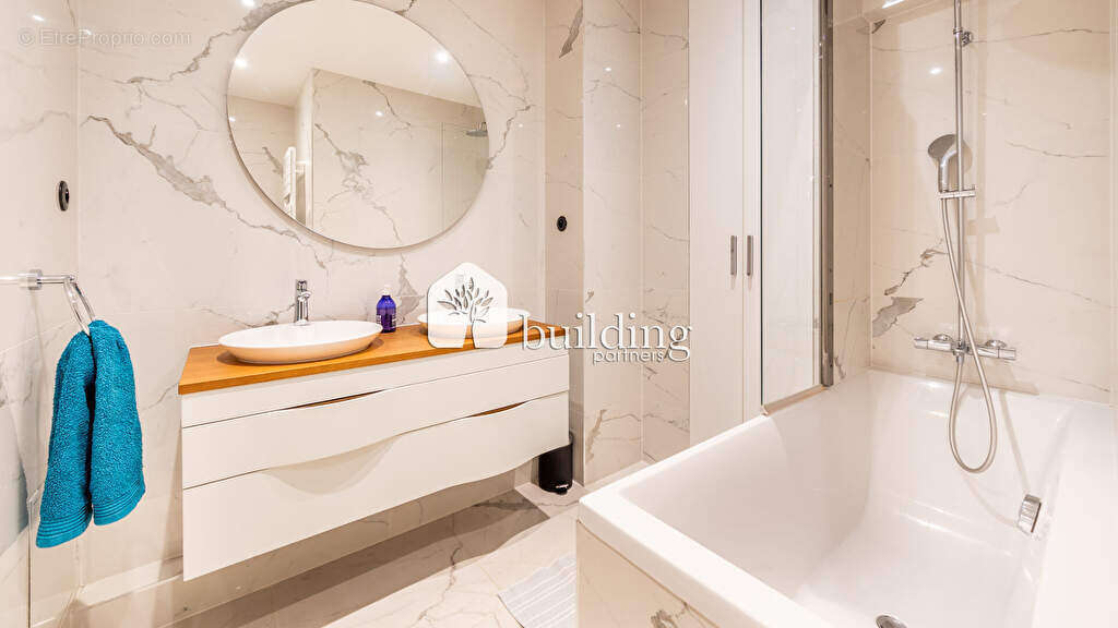 Appartement à NEUILLY-SUR-SEINE