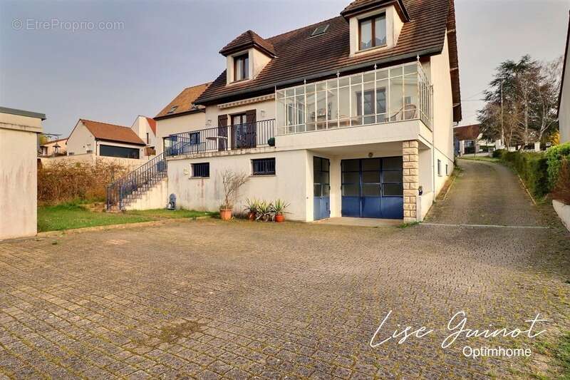 Maison à MAULE