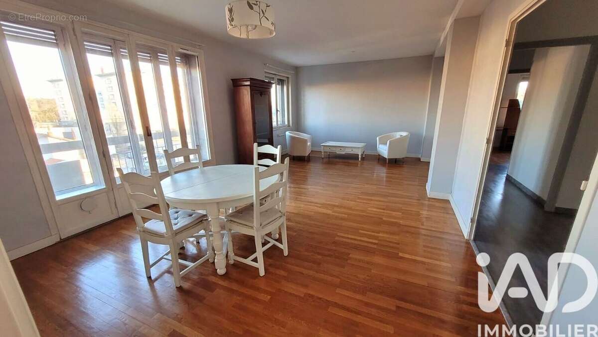 Photo 2 - Appartement à LYON-8E
