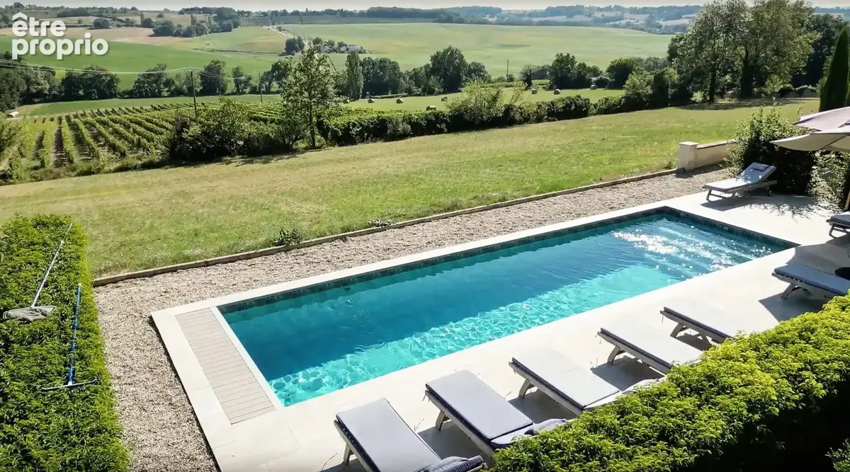 Magnifique domaine comprenant : le manoir (« le château ») vestiges d'un château médiéval, une folie, 2 maisons d'amis, la maiso - photo 3