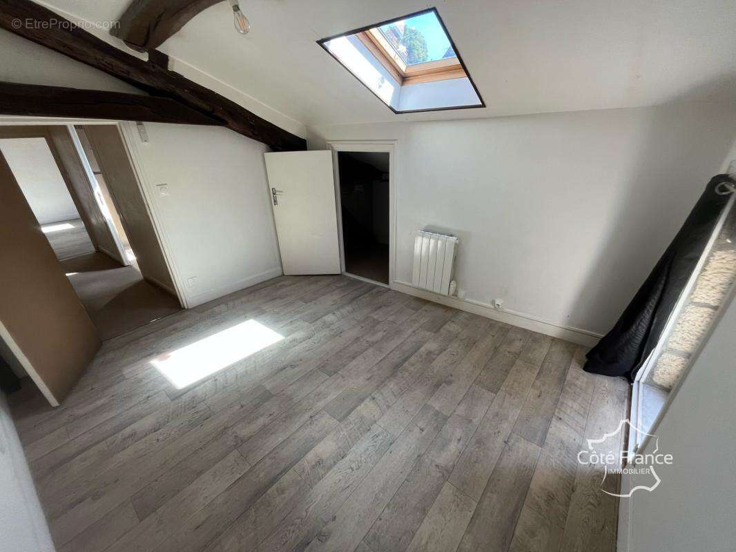 Maison à VARZY