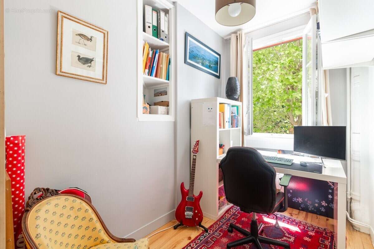 Appartement à COURBEVOIE