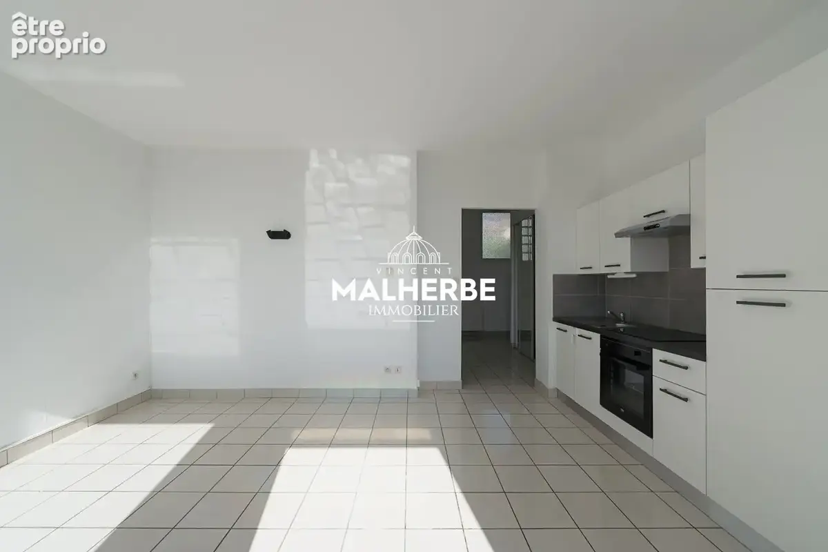 Appartement lumineux avec terrasse et parking - photo 8