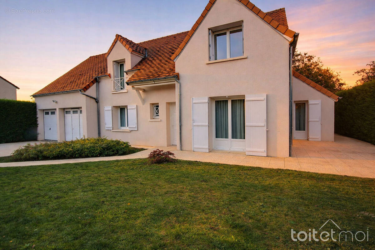 Maison à MAGNY-LES-HAMEAUX