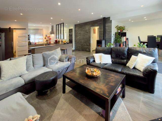 Maison à MOISSY-CRAMAYEL