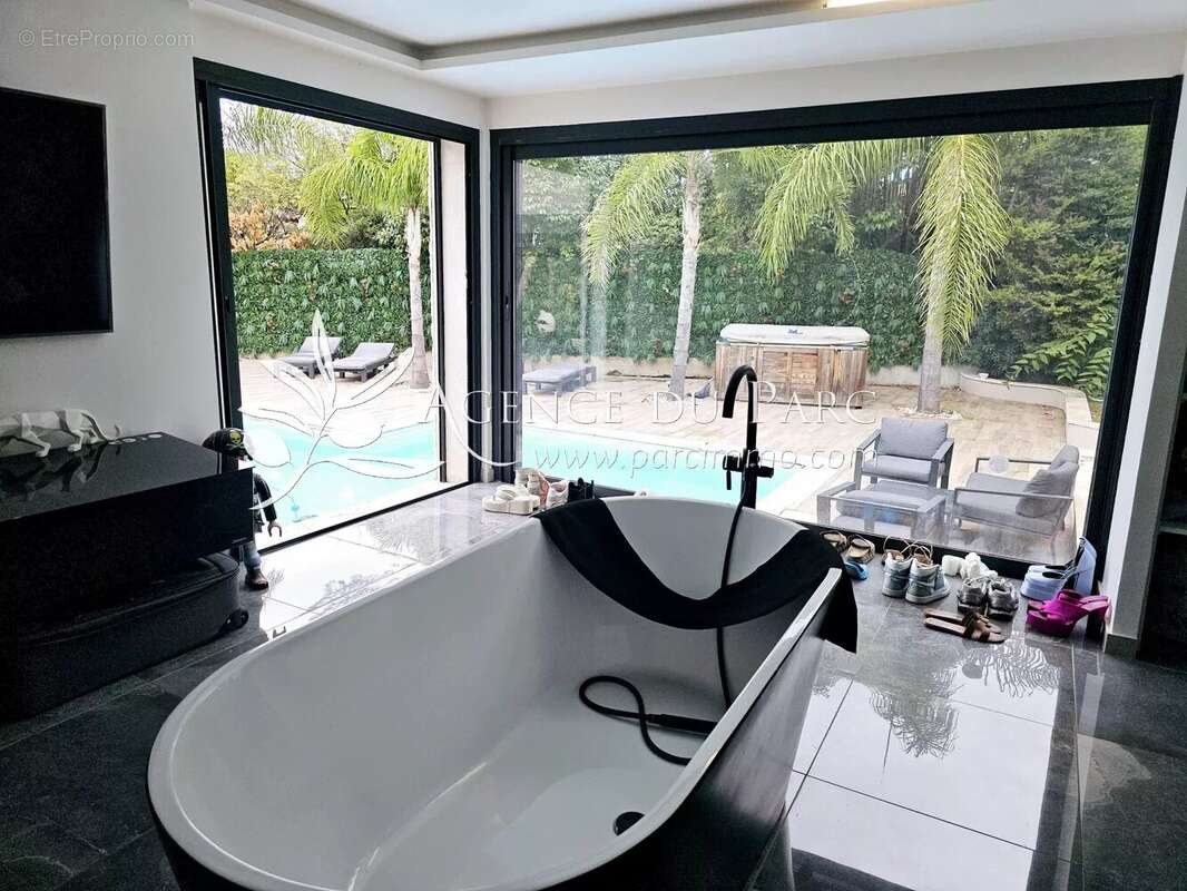Maison à MOUGINS