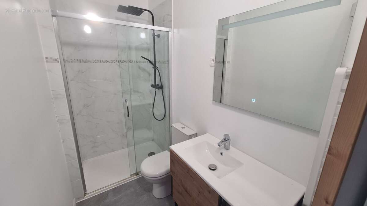 Charmante Maison Mitoyenne de 210 m² avec Jardin de 900 m²  Ruelle-sur-Touvre - photo 9