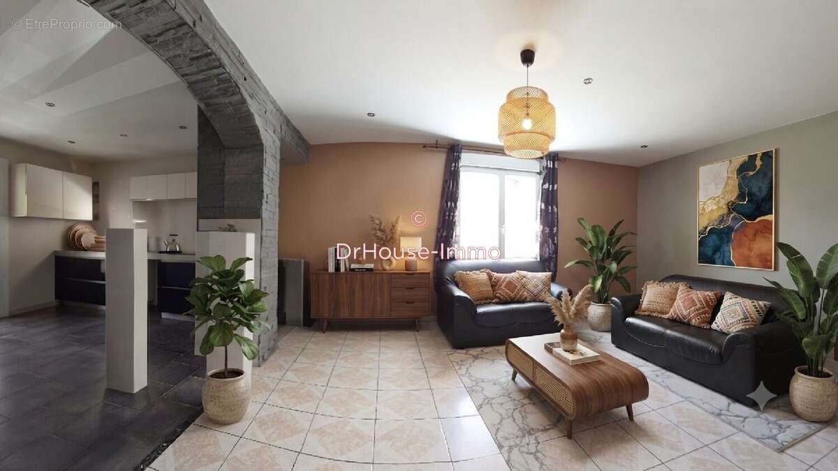 Maison 250 m² à Unieux  - photo 7