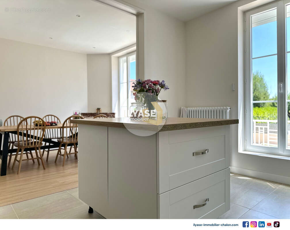 Maison de ville 182 m2  5 CH  705 m2  Piscine - photo 11