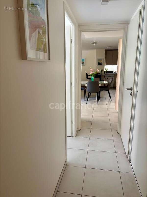 Appartement à vendre 4 pièces HYERES (83) - Plain pied - 2 parkings - 2 terrasses - photo 41