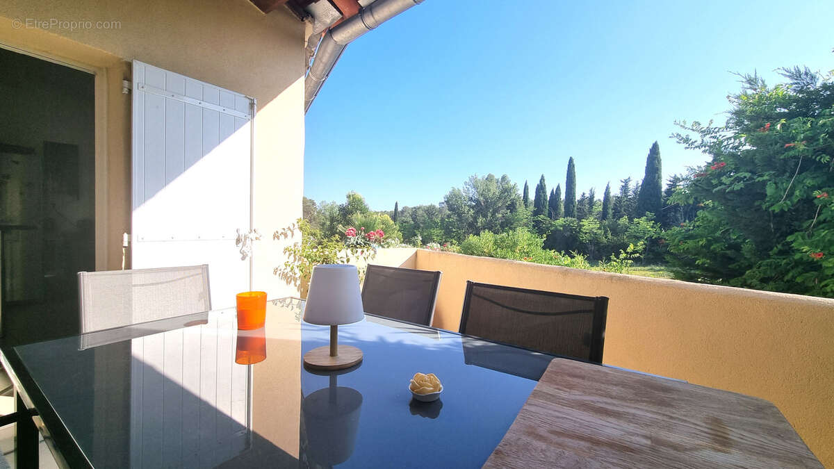 Maison à SAINT-CLEMENT-DE-RIVIERE