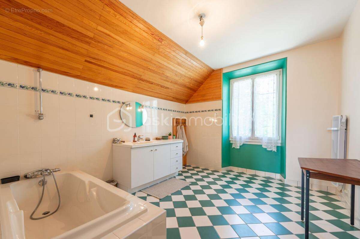 Maison à SAINT-JORIOZ