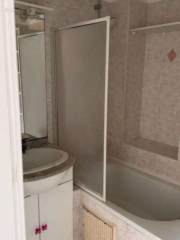 Appartement  Centre Ville à  Cagnes Sur Mer 3 pièce(s) 55.19 m2 - photo 3