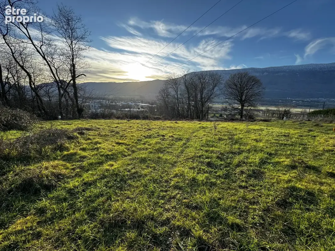 Photo Terrain à Voglans au prix de 137 000€
