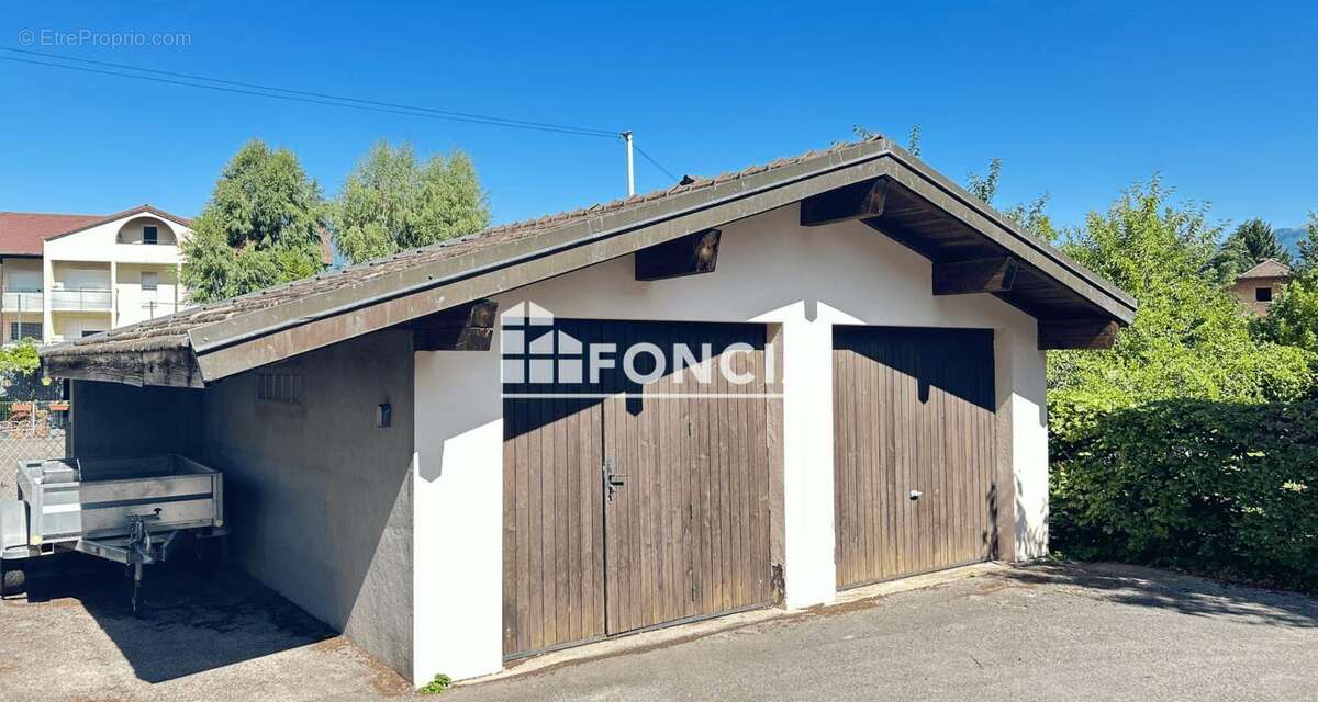 Vaste maison 4 chambres, combles exploitables, deux garages doubles sur terrain arboré 1108m2 Scionzier centre - photo 16