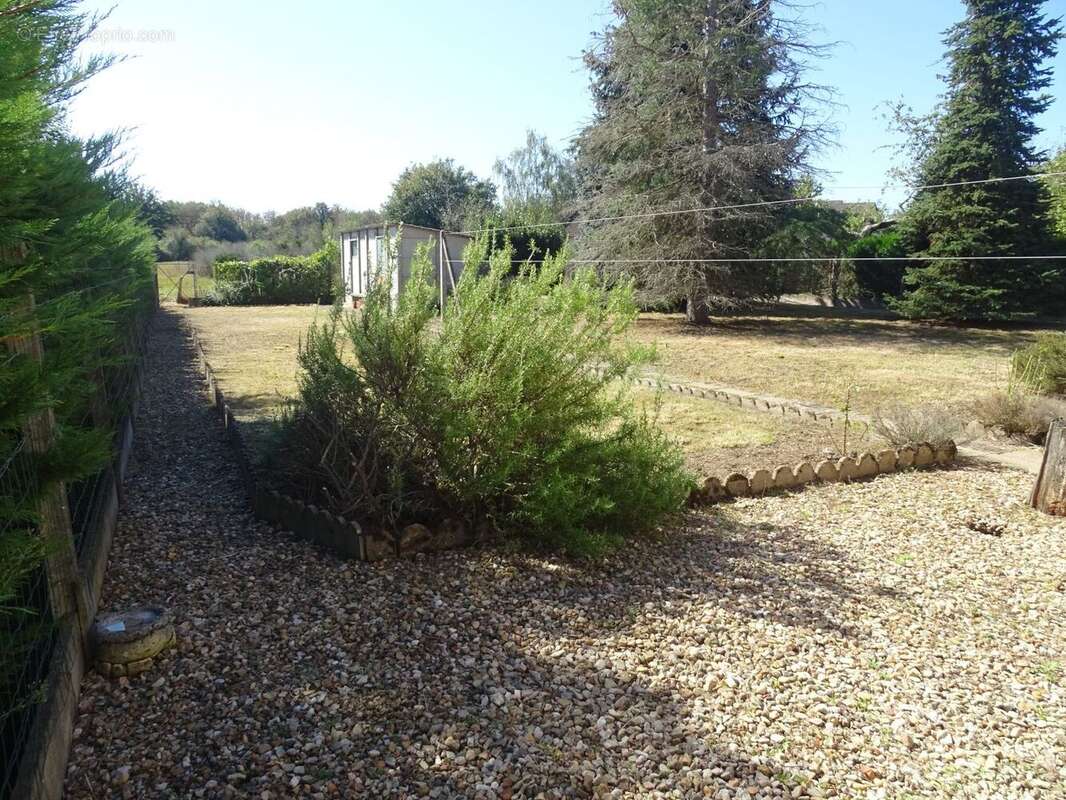 Vend maison avec jardin à Lignières - photo 16
