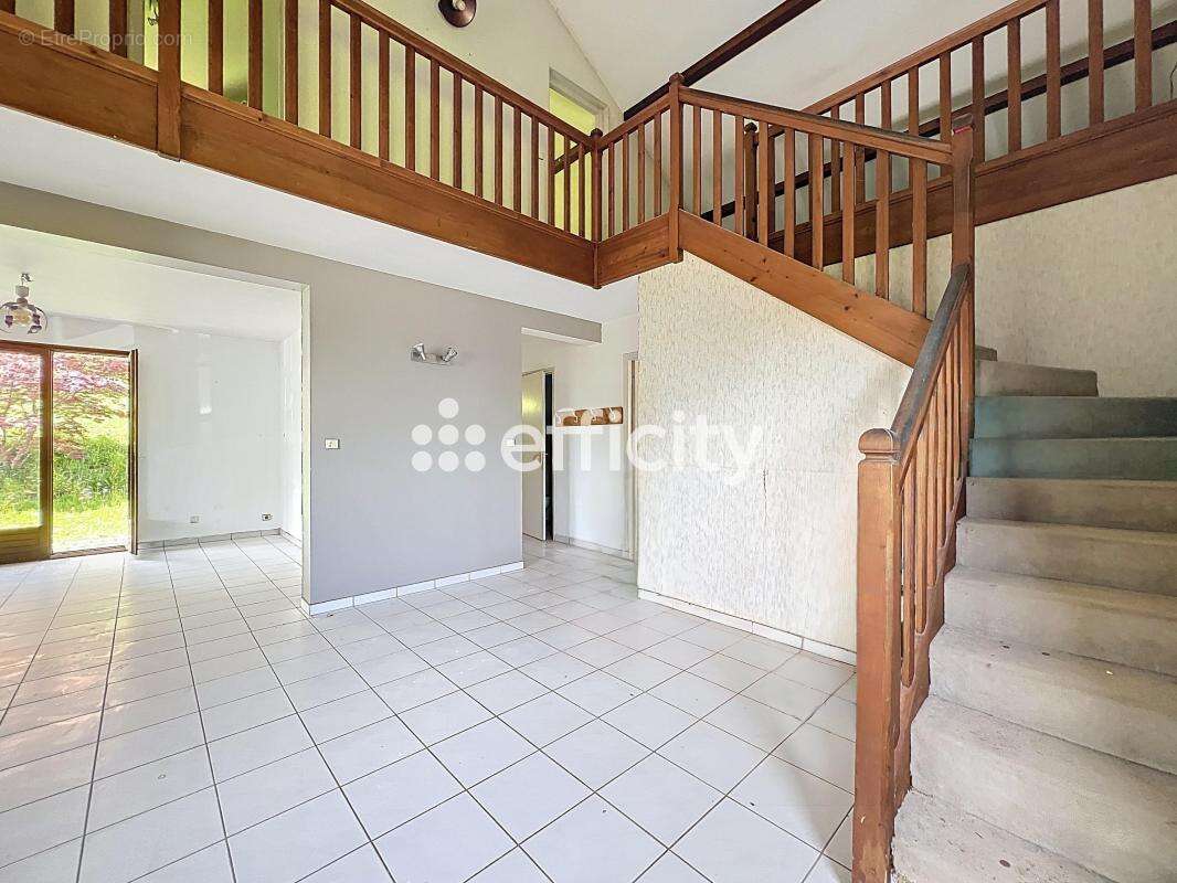 Maison 156 m² à Marignier  - photo 6