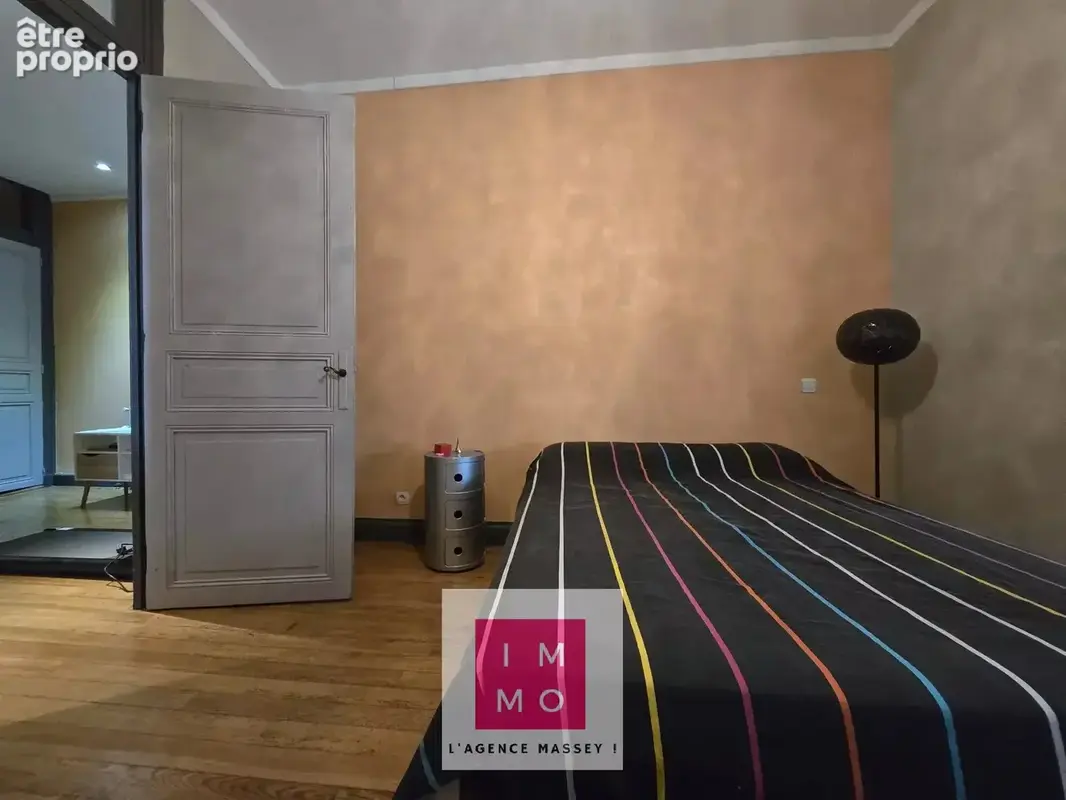 TARBES – Grand duplex de caractère, 4 chambres, terrasse, garage 26m² et parking - photo 8
