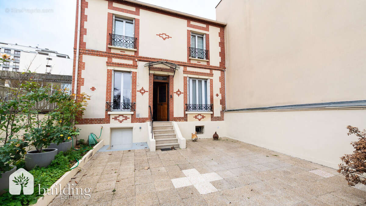 Courbevoie Marceau - Maison familiale 6 pièces de 164 m² sur une parcelle de 140 m² - photo 10