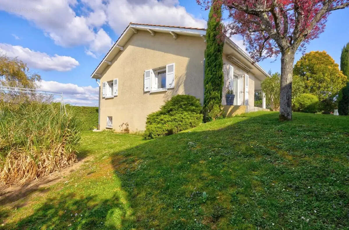 Maison à SAINT-LAURENT-DE-MURE