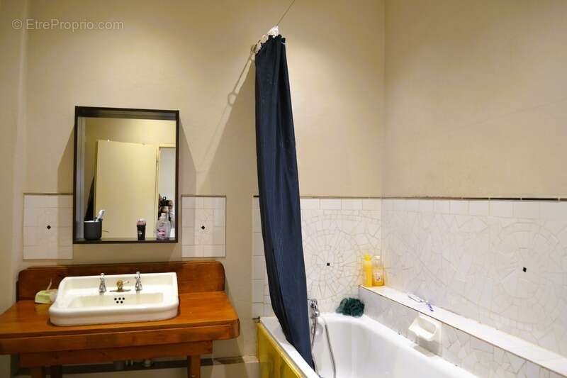 Maison à CHERVES-CHATELARS