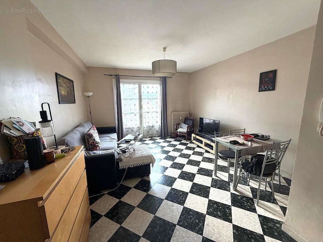 Appartement à MARSEILLE-12E