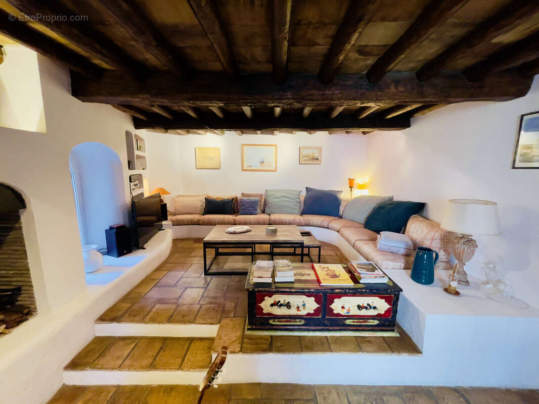 Maison à PLAN-DE-LA-TOUR