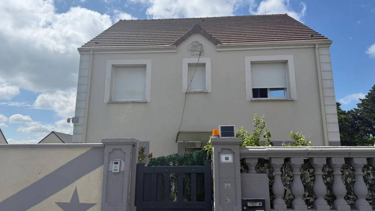 Maison à TOURY