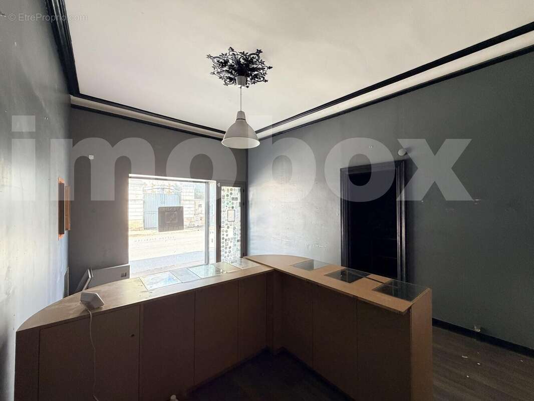 IMG_6153 - Commerce à SAINT-GEREON