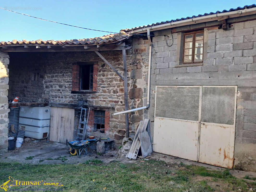 Maison de hameau avec dépendances et terrain   Saint-Flour-l'Étang - photo 8
