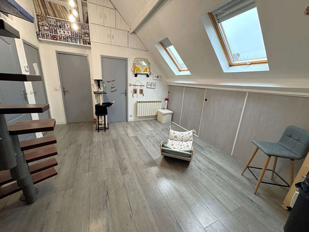 Appartement à LE PLESSIS-BELLEVILLE