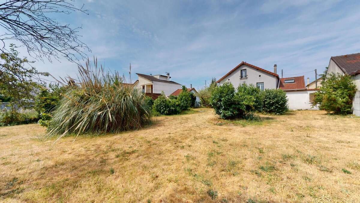 Maison 100 m² à Montfermeil  - photo 2