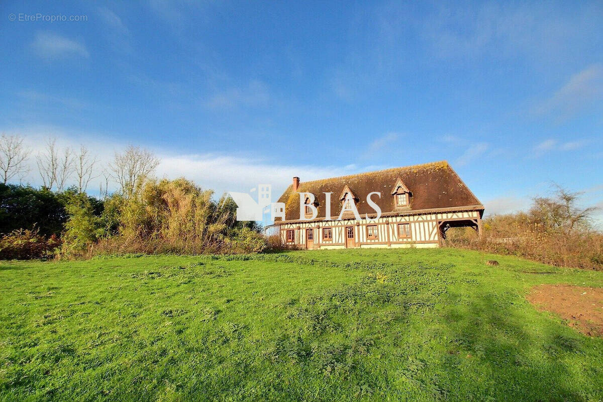 Terrain à PISSY-POVILLE