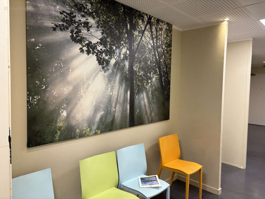 Local professionnel - centre ville - brignoles - photo 4