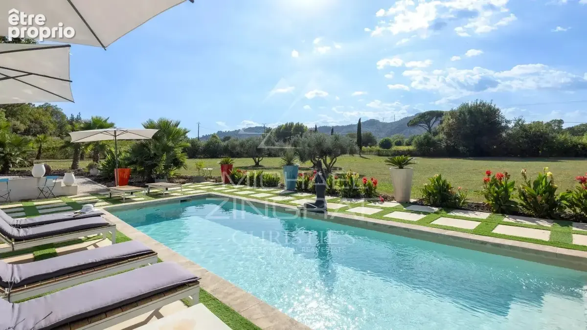 Demeure de caractère avec piscine, 1,3 ha et vue sur les vignobles - photo 3
